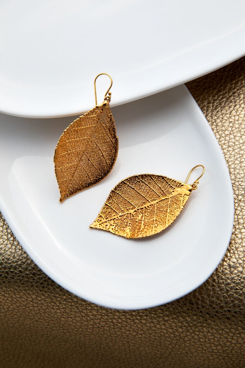24K Gold Plated Rubber Leaf Earrings - Handmade Filigree Jewelry Made With Real - 耳環/耳夾/耳骨夾 - 24k 金 