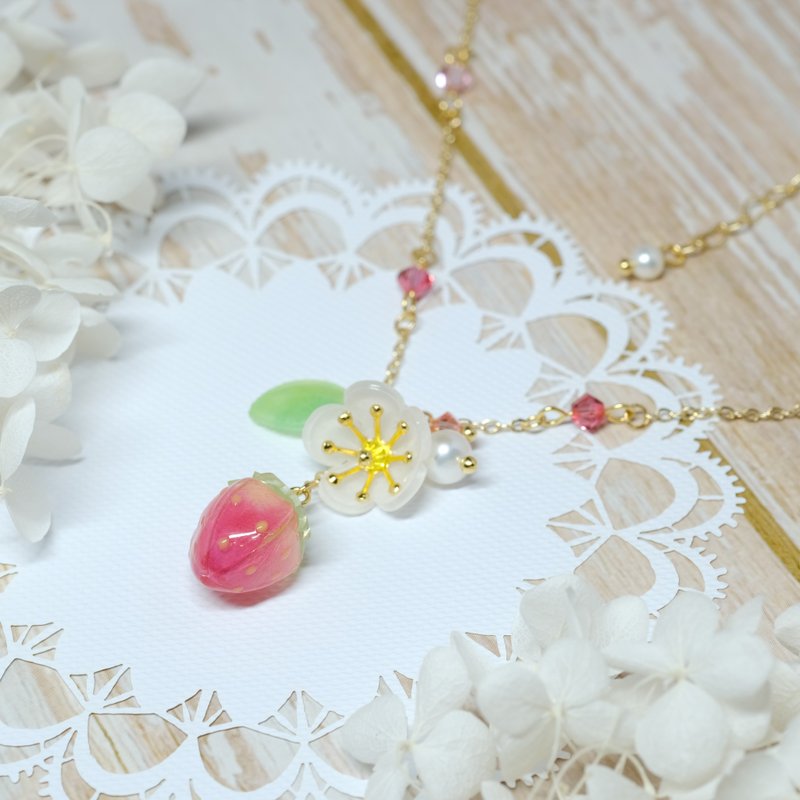 strawberry necklace【Sweet capricious】 - Necklaces - Resin Red