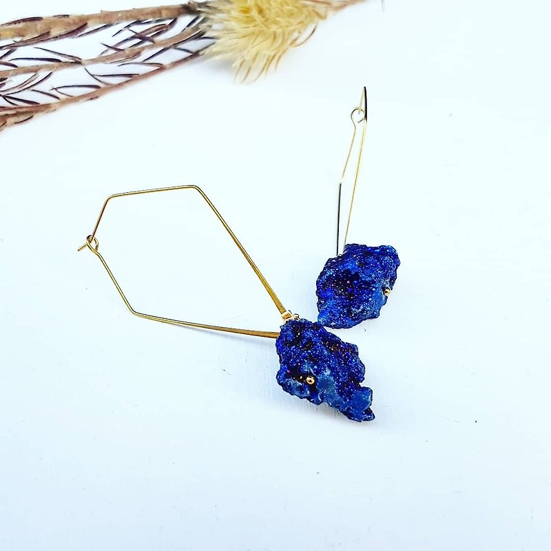 Copper hand made _ Bao blue quartz stone crystal geometry copper earrings - ต่างหู - เครื่องเพชรพลอย สีน้ำเงิน