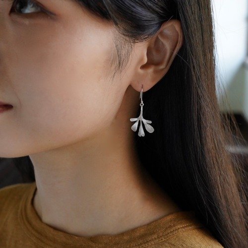 Rue leaf earrings [EP075SV]