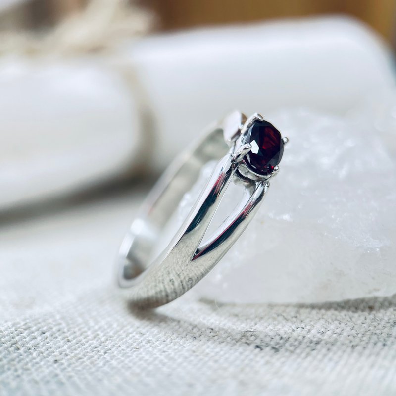 Garnet ring 048 - แหวนทั่วไป - โลหะ สีเงิน