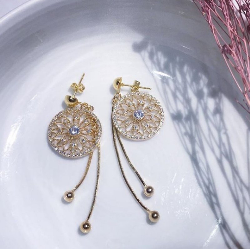 簪花星与小金球耳针单款 [plated 14k gold] - Earrings & Clip-ons - Other Metals Gold
