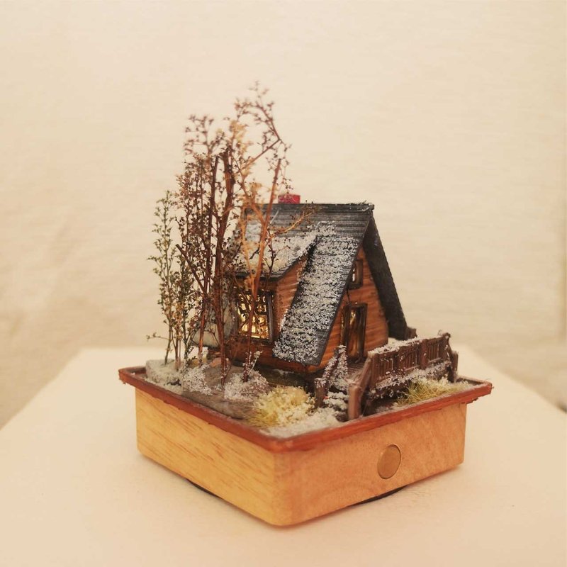 A beeㄐhouse in the pin tree forest - Winter - Items for Display - Wood White