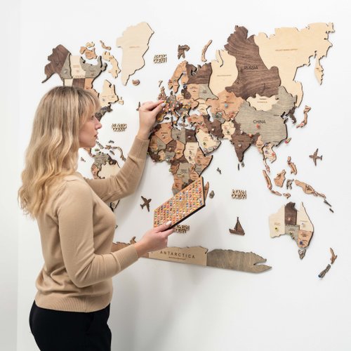 世界地図 木製 額 スペイン　壁掛け　アンティーク 壁掛け木製世界地図 | 68travel