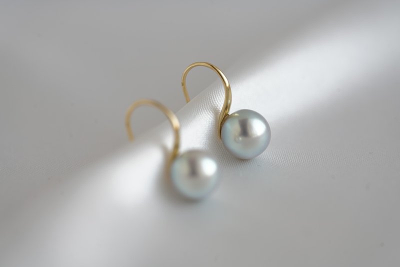 7.5mm akoya Akoya pearl earrings, uncolored, 7.5-8mm, natural gray, akoya madama color earrings, ear hooks, 18K gold, high heel ear hooks - Earrings & Clip-ons - Pearl Silver