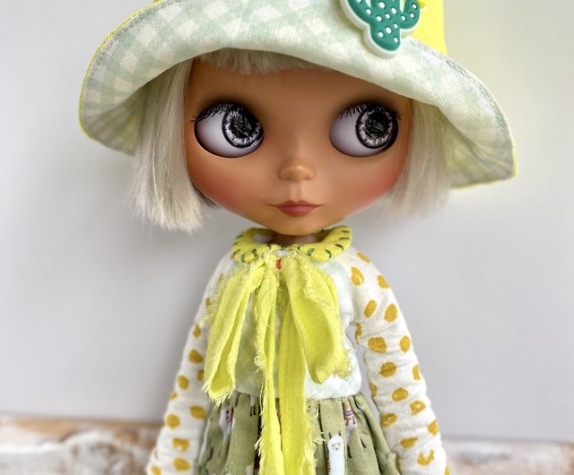 ブライス人形のドレスと夏の帽子、ブライスの服、ネオブライス人形の