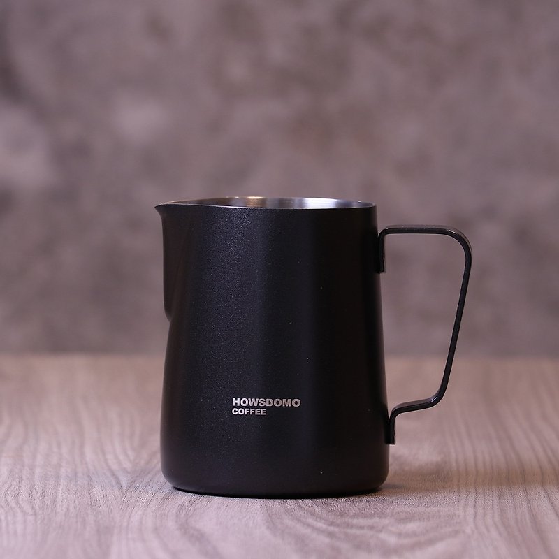 [Customized laser engraving] Latte art cup with pointed mouth and oblique mouth - 350ml (black) [Good things come in many forms] - Coffee Pots & Accessories - Stainless Steel Black