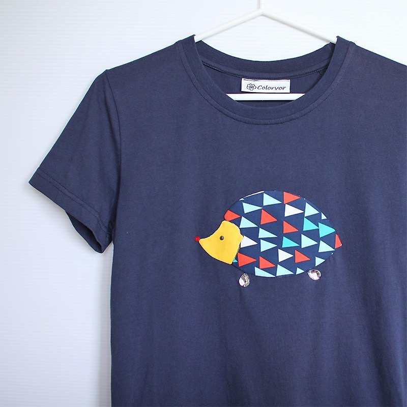 Bright Color Little Hedgehog T-shirt - เสื้อผู้หญิง - ผ้าฝ้าย/ผ้าลินิน สีน้ำเงิน