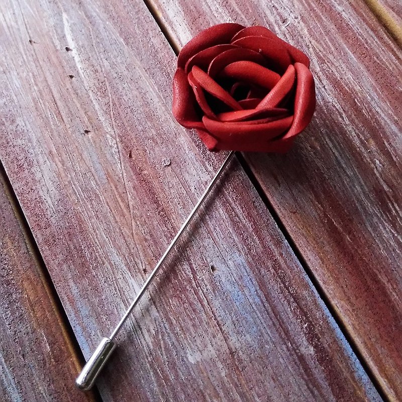Handmade leather flower rose corsage red leather custom-made Kai handmade leather - เข็มกลัด - หนังแท้ สีแดง