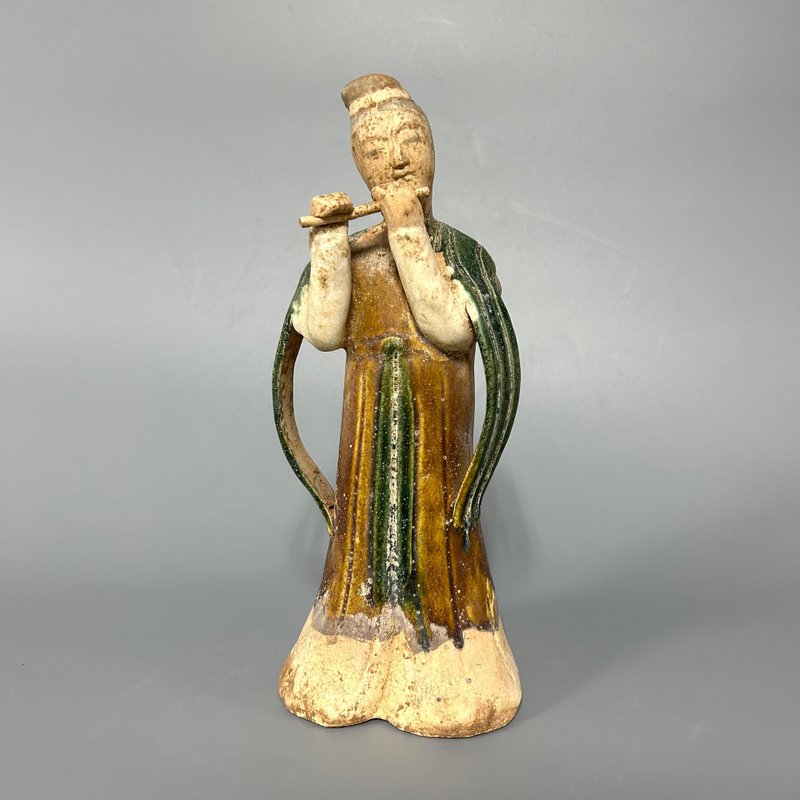 Tang Dynasty Tri-Colored Female Attendant Figurines - ของวางตกแต่ง - ดินเผา สีกากี