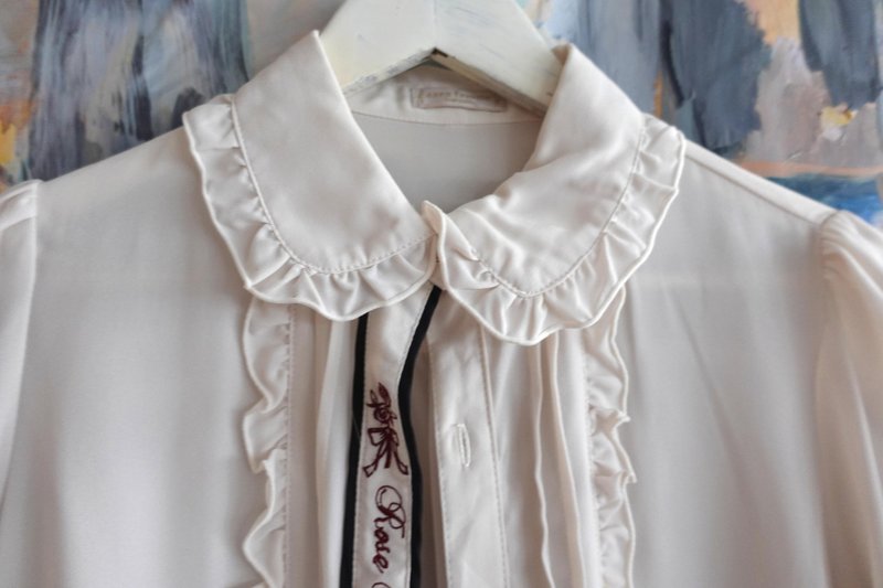店內多款 米色刺繡娃娃領復古荷葉邊長袖襯衫 日本古著日系春夏 - 女襯衫 - 其他人造纖維 白色
