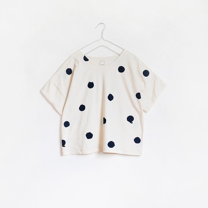 ผ้าฝ้าย/ผ้าลินิน เสื้อยืดผู้หญิง ขาว - polka dot cat crop t-shirt : natural