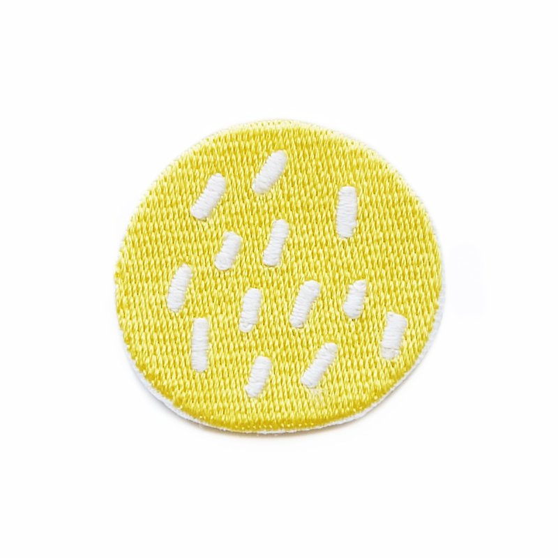 biscuit cheek - embroidered patch - เข็มกลัด/พิน - งานปัก สีเหลือง