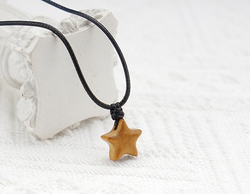 Stars simple handmade handmade star simple necklace - สร้อยคอ - ไม้ หลากหลายสี