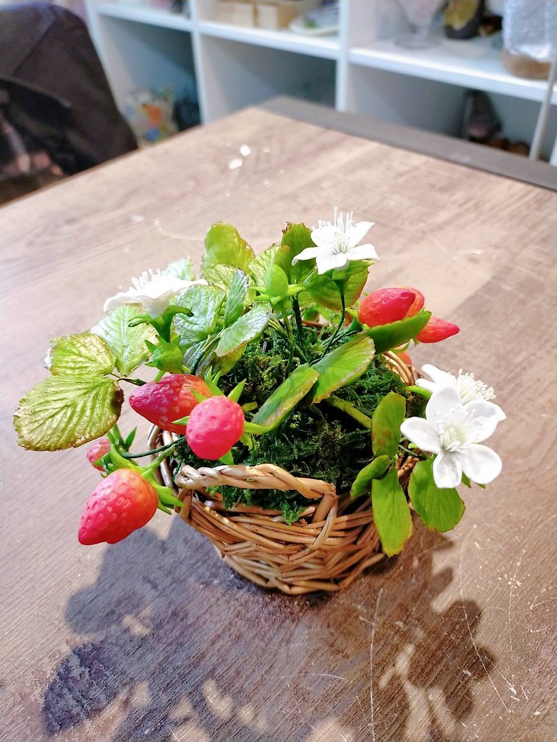 *kehto*Pure handmade imitation clay strawberry potted plant - เซรามิก - ดินเหนียว 
