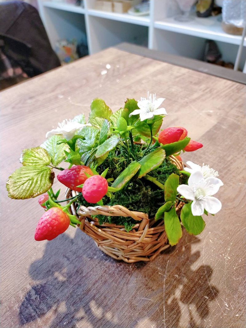 *kehto*Pure handmade imitation clay strawberry potted plant - เซรามิก - ดินเหนียว 