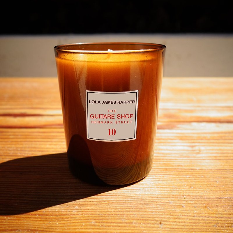 Lola James Harper #10 GUITARE SHOP guitar shop scented candle 190g - เทียน/เชิงเทียน - ขี้ผึ้ง ขาว