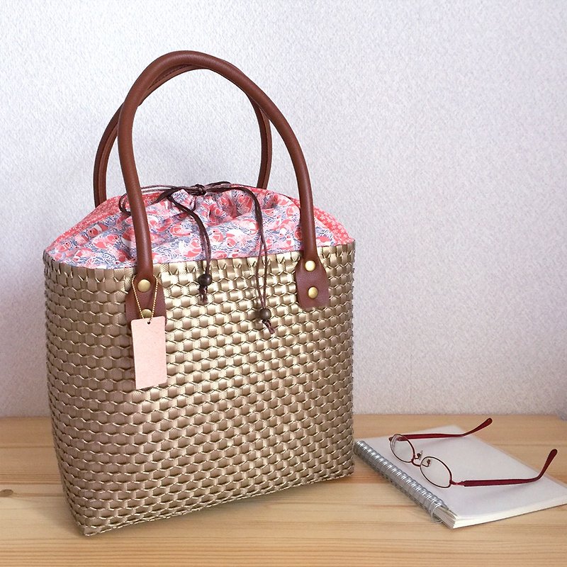 Plabag with Kimono - Shoulder bag - happy holiday - กระเป๋าถือ - วัสดุกันนำ้ สีทอง