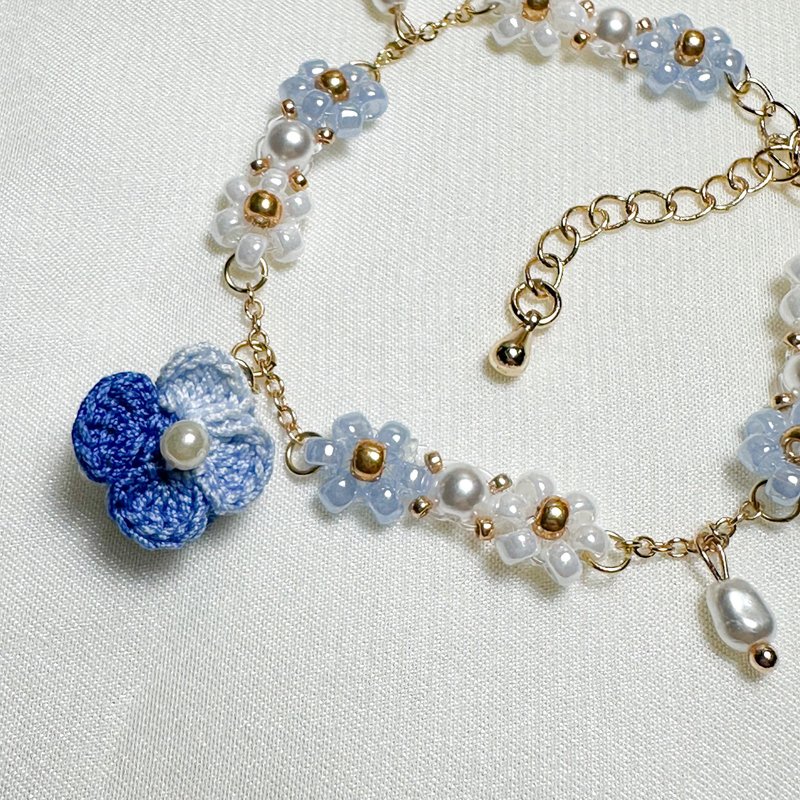 小さなブルー花の日 ブレスレット・バングル 立体的なマイクロかぎ針編み バレンタインギフト - ブレスレット - コットン・麻 ブルー