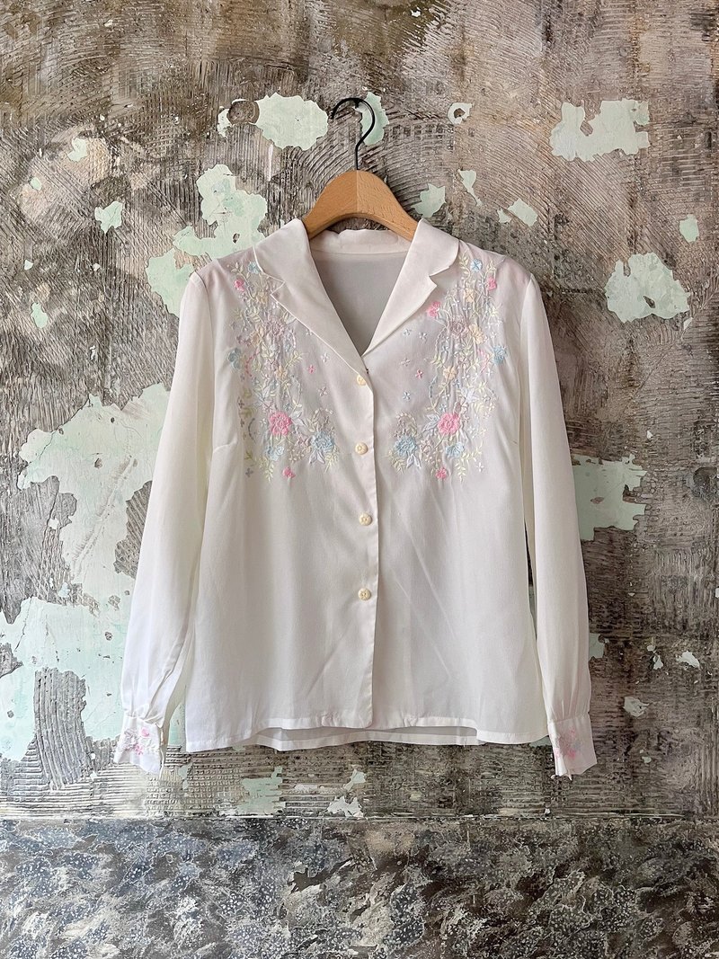裊裊百貨公司-Vintage 糖果色花卉刺繡白長襯 - 女襯衫 - 其他材質 