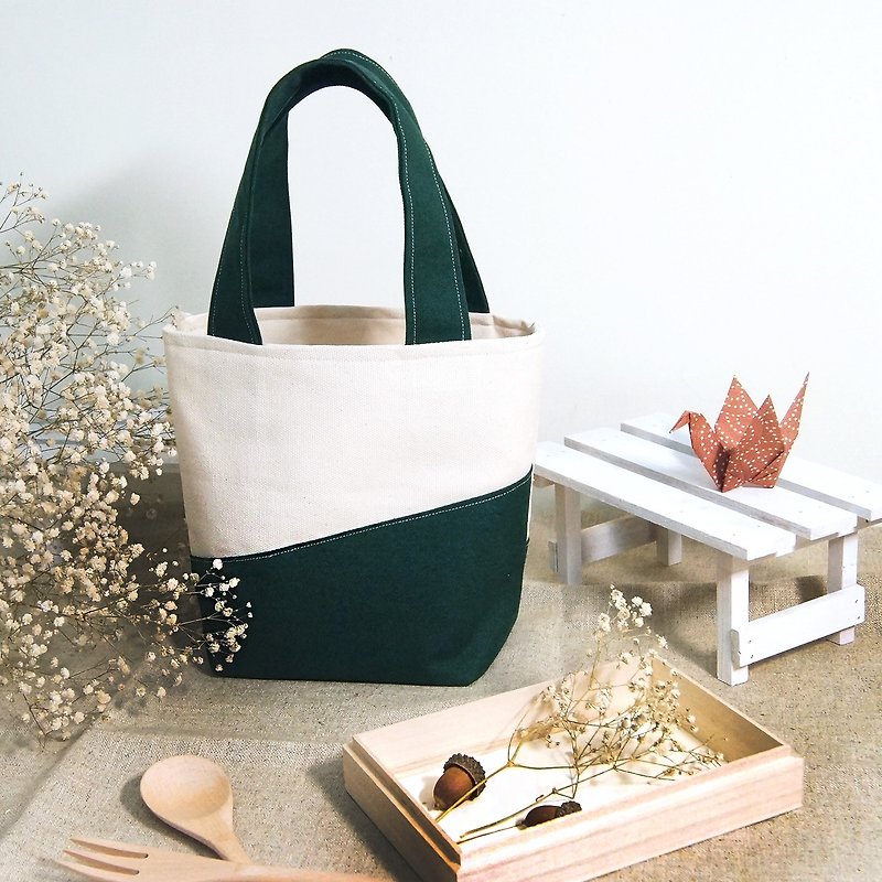 Spot Handmade Picnic Tote Bag Let's Go Picnic Slanted Bottom Series - Forest Green - กระเป๋าถือ - ผ้าฝ้าย/ผ้าลินิน สีเขียว