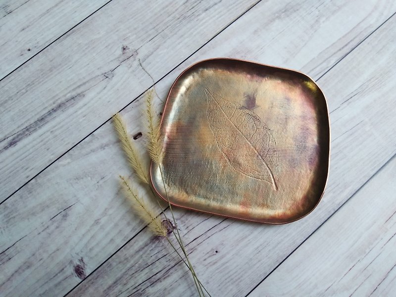 【daily. Handmade red copper small dish / cup holder - a light shallow vein - จานเล็ก - ทองแดงทองเหลือง สีนำ้ตาล