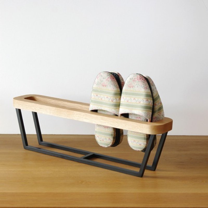 Iron leg slipper rack - กล่องเก็บของ - ไม้ 