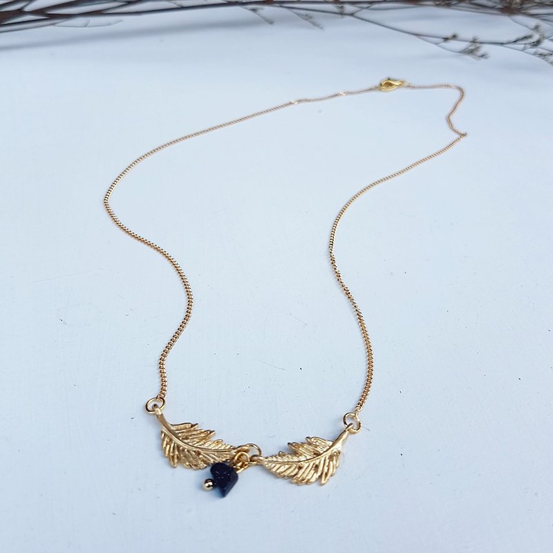 Exclusive fog gold feather black basket sandstone white stone short necklace clavicle short chain necklace 2 colors - สร้อยติดคอ - โลหะ สีทอง