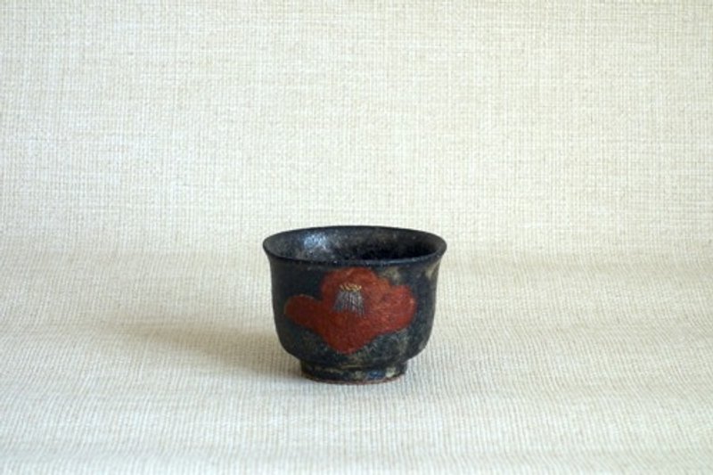 Square Teacup with Gold and Silver Painting and Red Camellia - ถ้วย - ดินเผา สีดำ