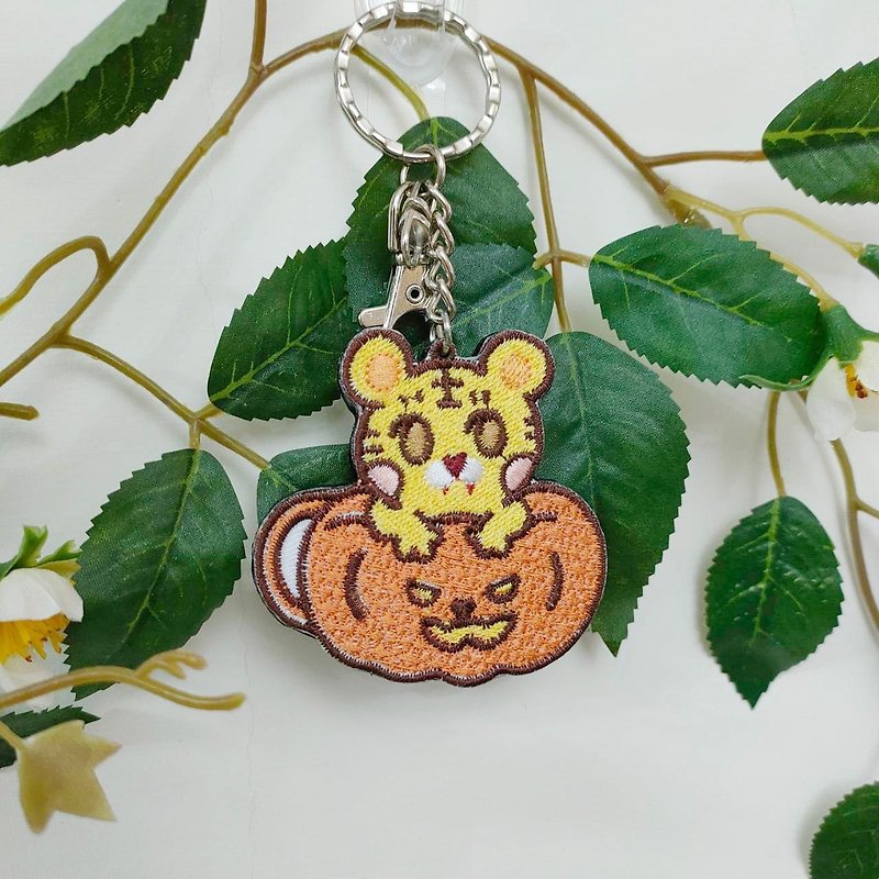 Wandering Bear Tiger Embroidered Keyring - Keychains - Polyester 