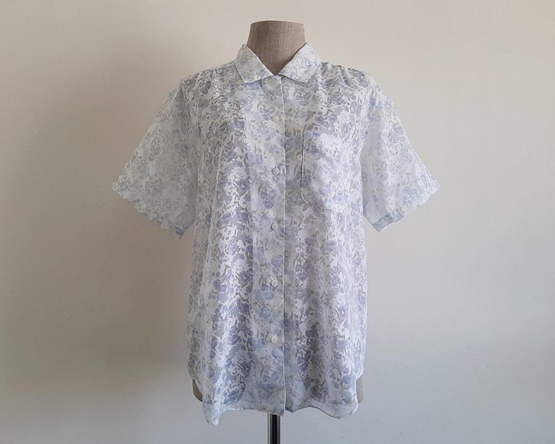 Vintage White Floral Print Blouse - เสื้อผู้หญิง - วัสดุอื่นๆ ขาว