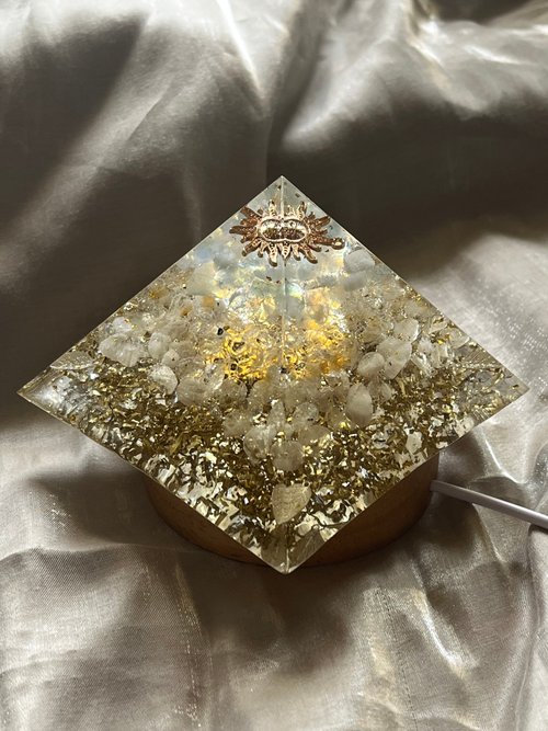Serendipity Gem｜翡翠．水晶．奧剛 訂製【奧剛能量塔-跳脫框架的你】-八面金字塔