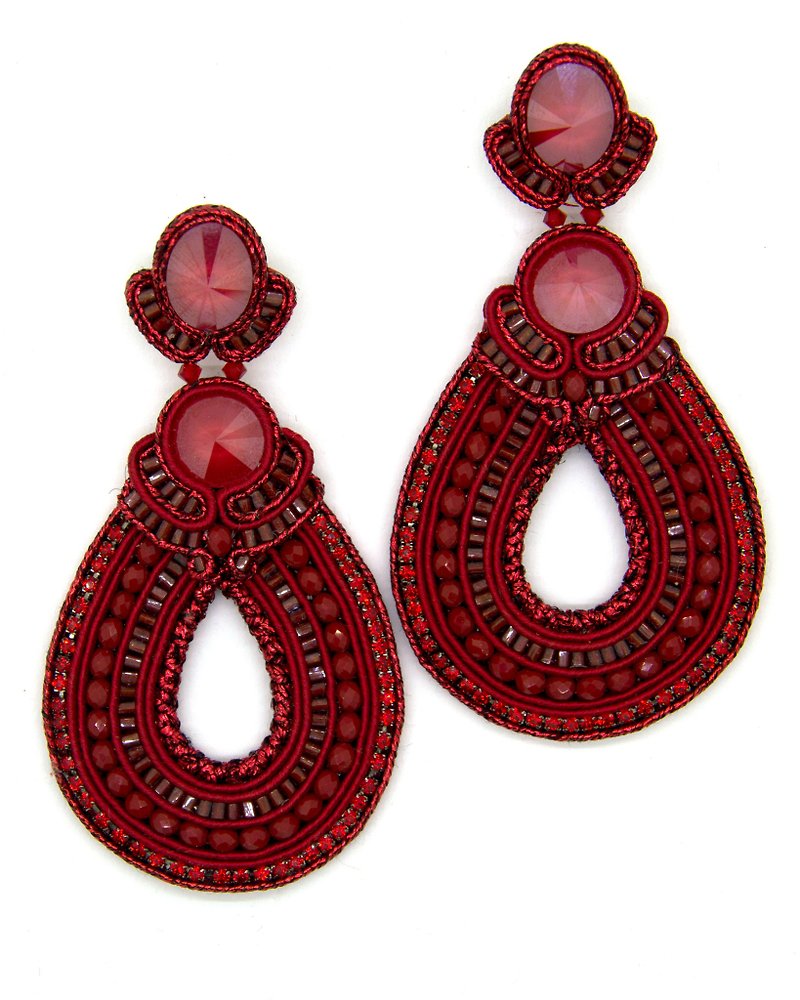 Hoop teardrop beaded earrings in red color - ต่างหู - วัสดุอื่นๆ สีแดง