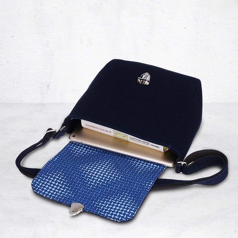 Takuya Aizen - Retro Series hatchback - Messenger Bags & Sling Bags - Other Materials Blue