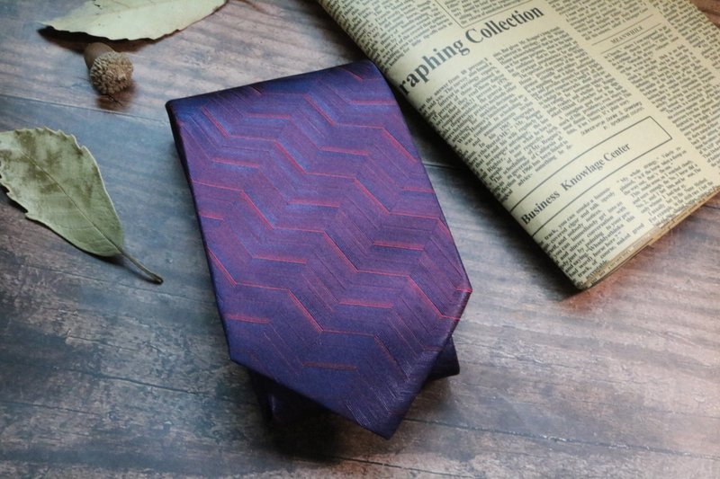 曲線のシルクと紫のネクタイ紳士ビジネススーツのnecktie - ネクタイ・ネクタイピン - シルク・絹 パープル