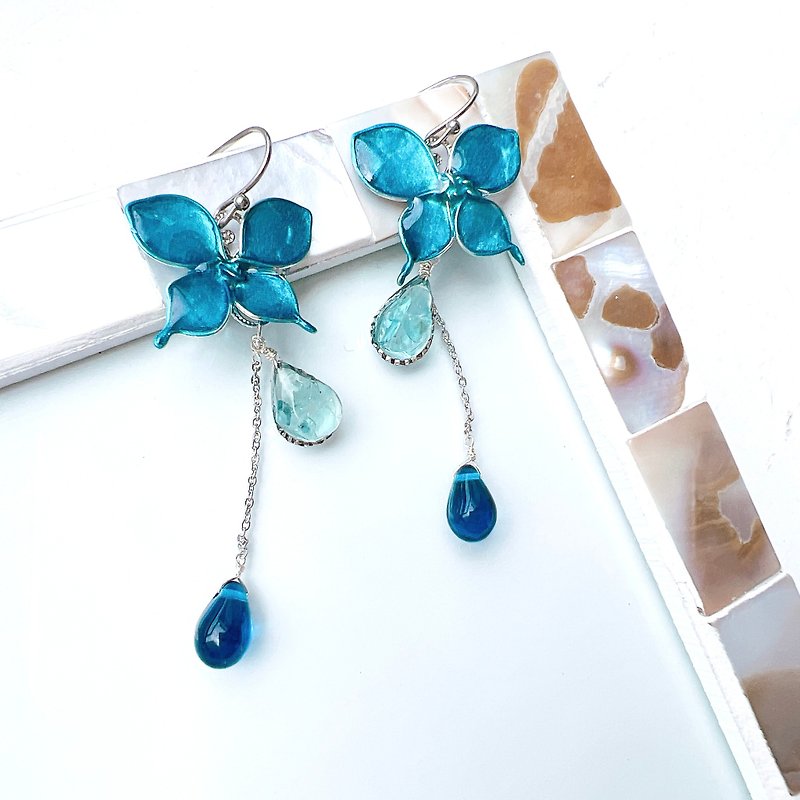 Butterfly Wire Art Natural Stone Apatite Drop Earrings Clip-On Allergy Responsive Surgical Stainless Steel 0038 - ต่างหู - เครื่องประดับพลอย สีน้ำเงิน