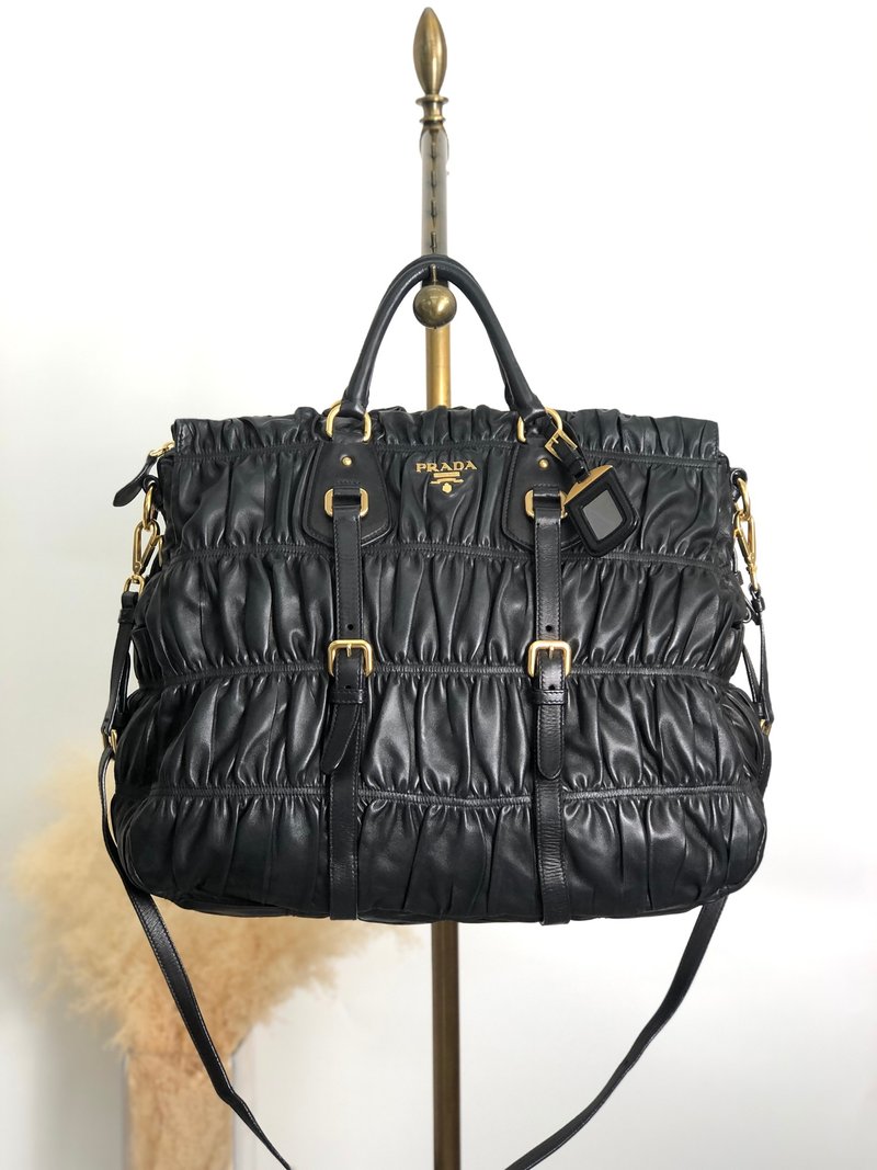 【 日本直送　名牌中古包 】PRADA プラダ ハンドバッグ ブラック ロゴ レザー 2way ギャザー vintage ヴィンテージ オールド u8sukf - 手提包/手提袋 - 真皮 黑色