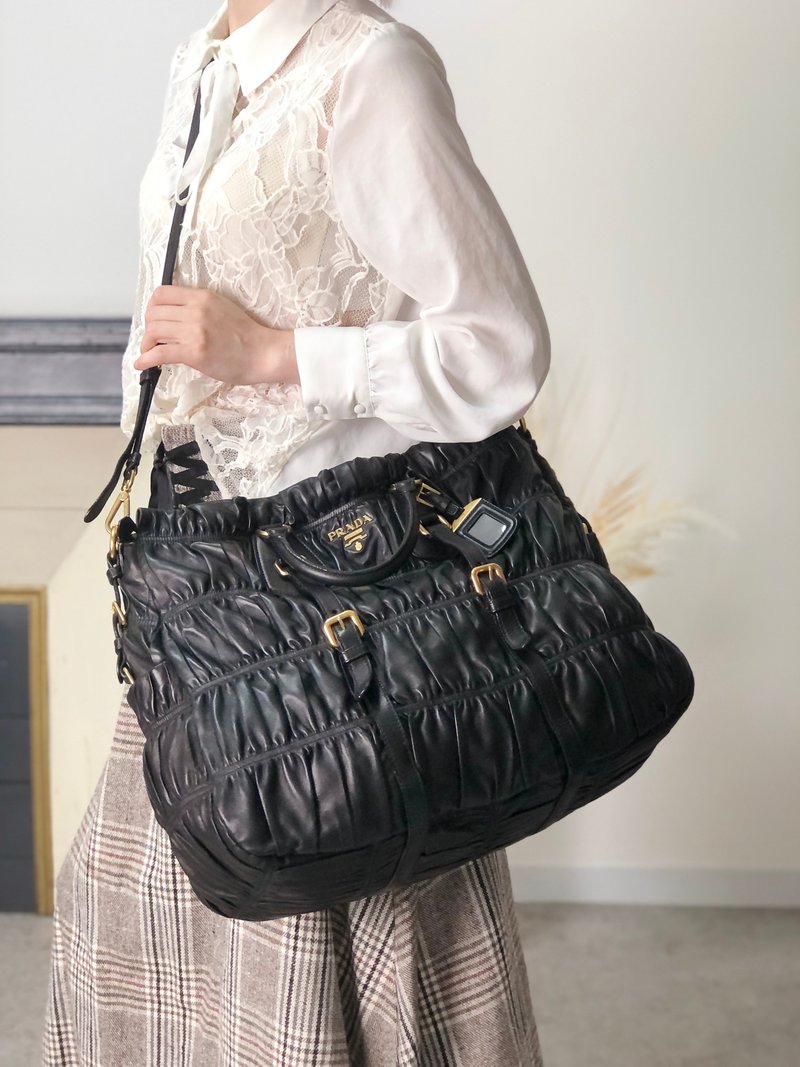 【 日本直送　名牌中古包 】PRADA プラダ ハンドバッグ ブラック ロゴ レザー 2way ギャザー vintage ヴィンテージ オールド u8sukf - 手提包/手提袋 - 真皮 黑色