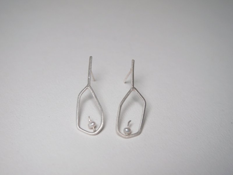 Line Series  #a155 pearl earring - Earrings & Clip-ons - Silver White