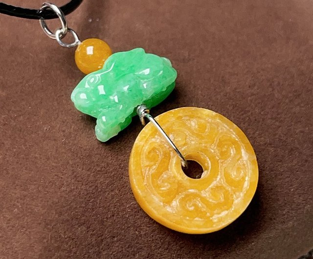 Yellow hot sale jade pendant