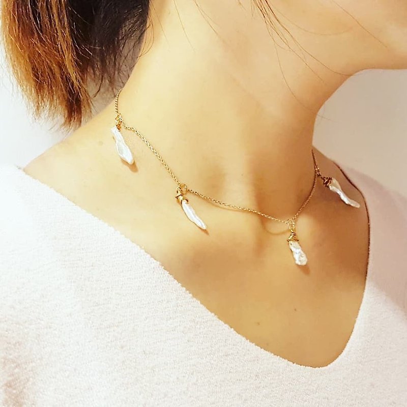 Copper hand made _ natural shaped pearl copper wire hand necklace dual-use design variable long chain - สร้อยคอยาว - ไข่มุก ขาว