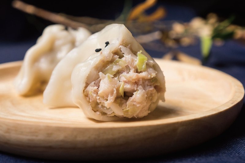 [Free shipping for early adopters] 25 pieces of cabbage and pork / 25 pieces of leek and pork dumplings - Prepared Foods - Other Materials Yellow