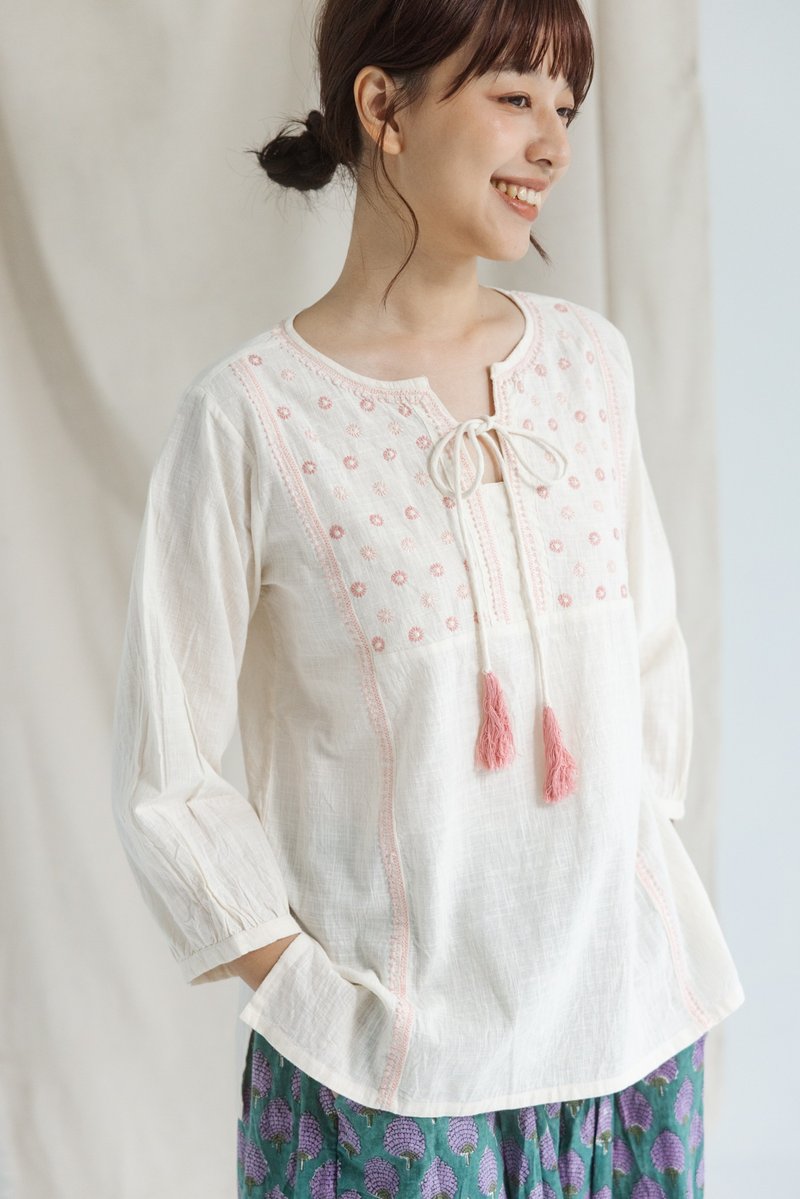 Chikankari 工藝流蘇七分袖上衣_粉 - 女上衣/長袖上衣 - 棉．麻 白色
