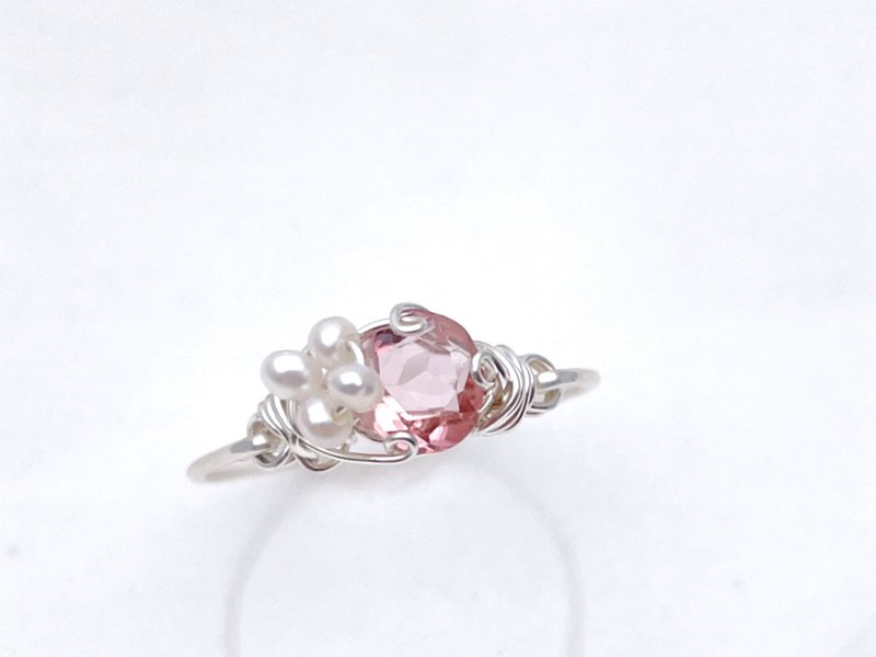 Maries garden - Pink tourmaline and freshwater pearl wire ring - แหวนทั่วไป - เครื่องเพชรพลอย สึชมพู