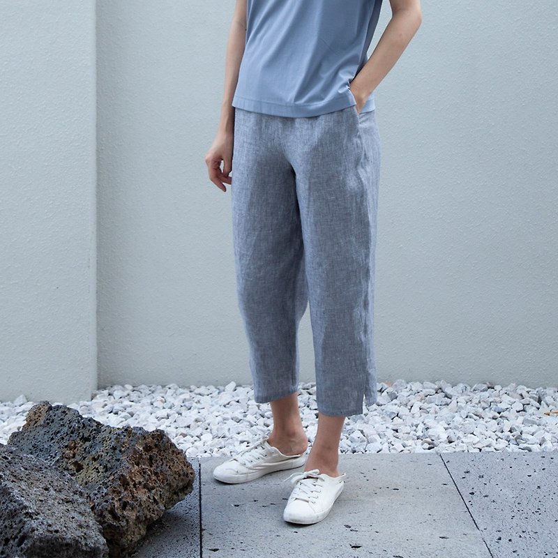 Skinny Yarn-dyed Linen Sunscreen Cropped Pants Gray P200512 - เสื้อเชิ้ตผู้หญิง - ผ้าฝ้าย/ผ้าลินิน สีเงิน