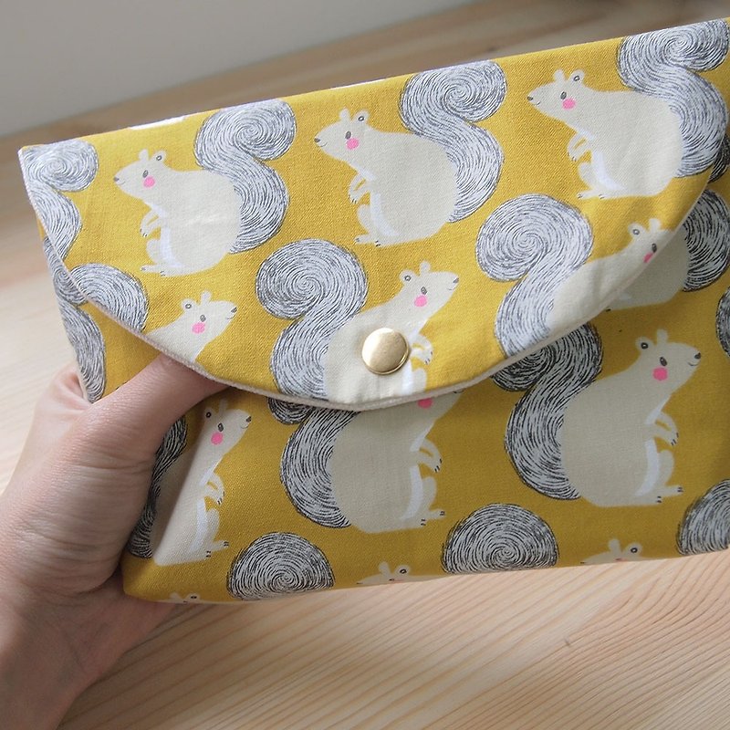 [Little Squirrel] Cosmetic bag sundries bag storage squirrel - Toiletry Bags & Pouches - Cotton & Hemp 