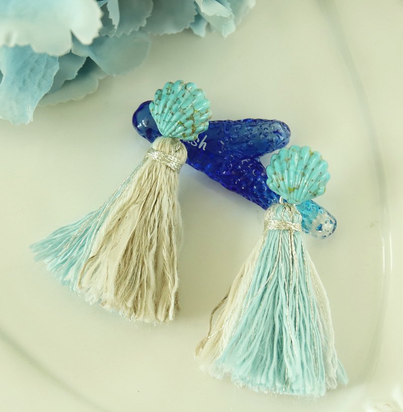 Mermaid's Blue Shell Antique Beaded Tassel Earrings 2way Gentle and Natural - Earrings & Clip-ons - Cotton & Hemp Blue