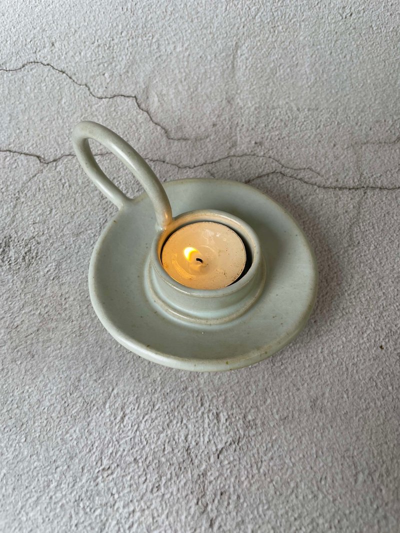 Hand-held pottery candle holder - เทียน/เชิงเทียน - ดินเผา สีเงิน