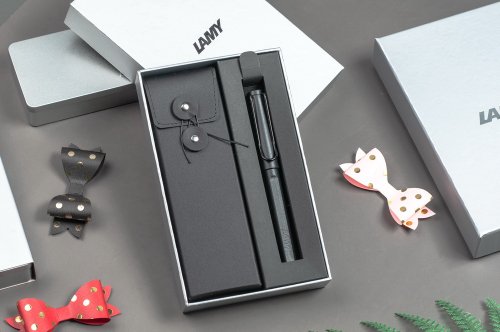 LAMY TAIWAN 官方旗艦館 【雷雕刻字】 鋼珠筆 黑線圈筆袋禮盒 / SAFARI 系列 - 限量 極黑