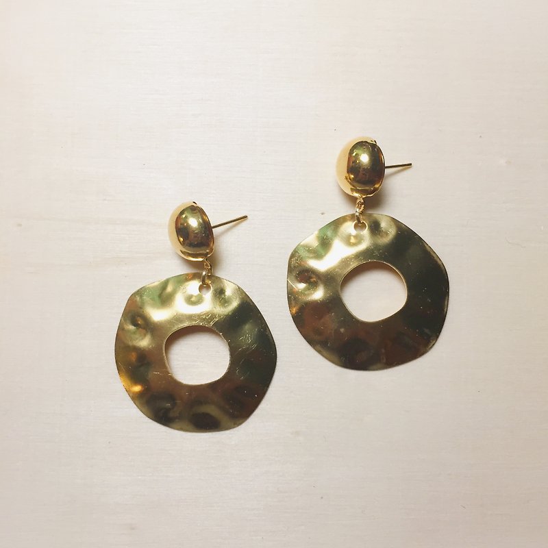 金色大波浪圓耳環 - 耳環/耳夾 - 銅/黃銅 金色